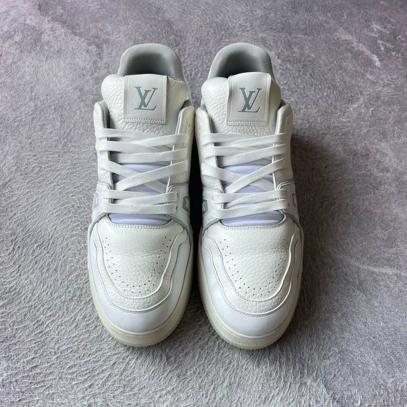 Louis Vuitton Louis Vuitton White Trainer Low-top Fashion Sneakers 0079 Size US 9.5 / EU 42-43 - 2 Thumbnail