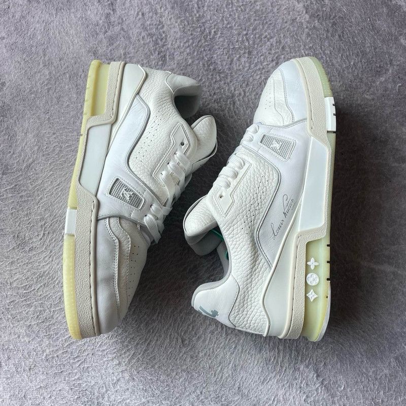 Louis Vuitton Louis Vuitton White Trainer Low-top Fashion Sneakers 0079 Size US 9.5 / EU 42-43 - 8 Thumbnail