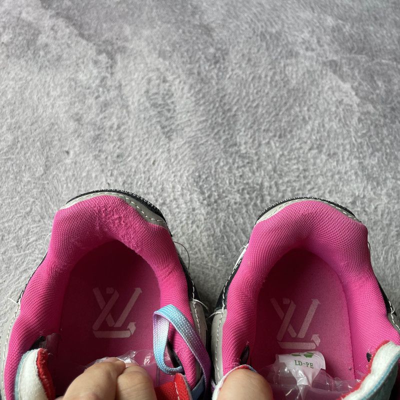 Louis Vuitton Louis Vuitton Sporty Low-Top Trainer Sneakers 0079 Size US 6.5 / EU 39-40 - 6 Thumbnail