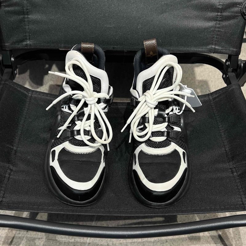 Louis Vuitton Louis Vuitton Black and White Sneakers 0079 Size US 7.5 / EU 40-41 - 2 Thumbnail