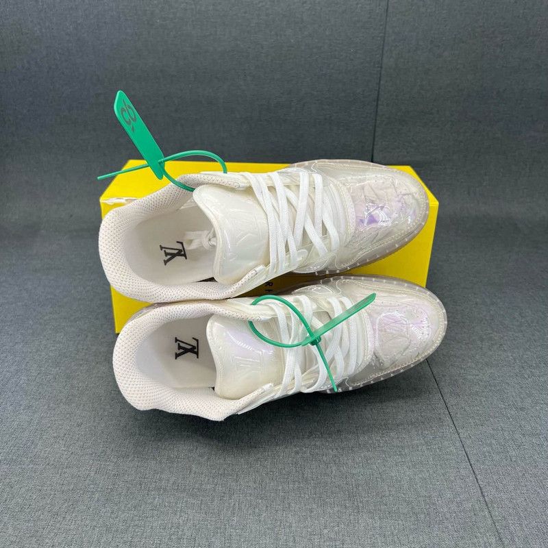 Louis Vuitton Louis Vuitton Trainer Monogram Crystal Lowtop Sneakers 0079 Size US 8 / EU 41 - 9 Thumbnail