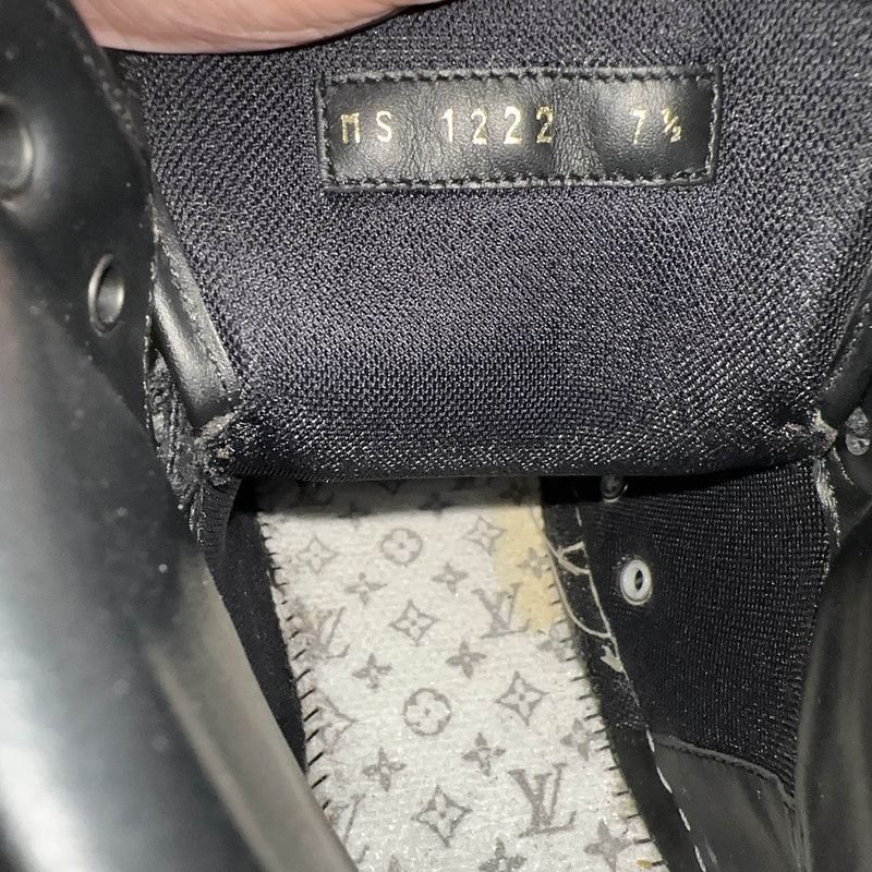 Louis Vuitton Louis Vuitton Rivoli Monogram Strass Sneakers 0079 Size US 8 / EU 41 - 5 Thumbnail