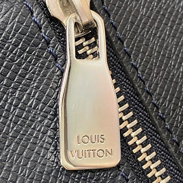 Louis Vuitton Louis Vuitton Louis Vuitton Taiga Leather Shoulder Bag Leather Shoulder Bag M32712 DUTY FREE for USA Size ONE SIZE - 8 Thumbnail