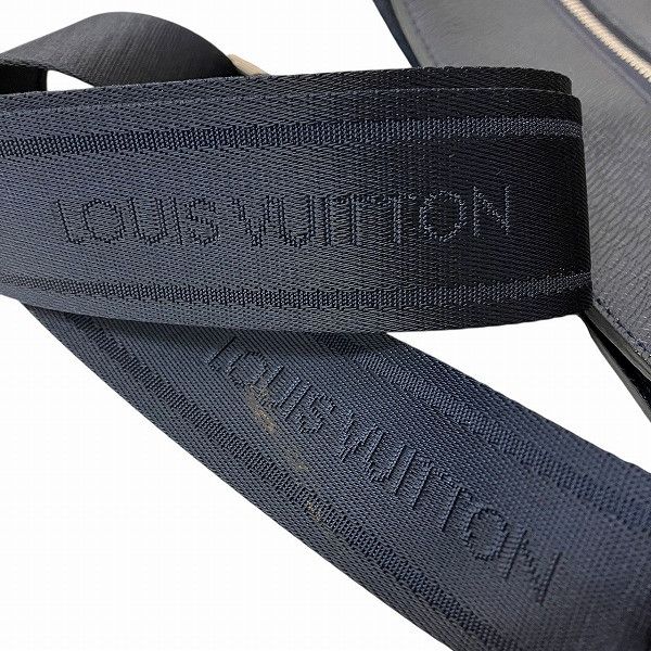 Louis Vuitton Louis Vuitton Louis Vuitton Taiga Leather Shoulder Bag Leather Shoulder Bag M32712 DUTY FREE for USA Size ONE SIZE - 7 Thumbnail
