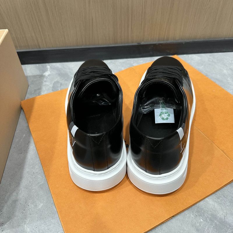 Louis Vuitton Louis Vuitton Black Low-Top Fashion Sneakers for Men 0079 Size US 9.5 / EU 42-43 - 3 Thumbnail