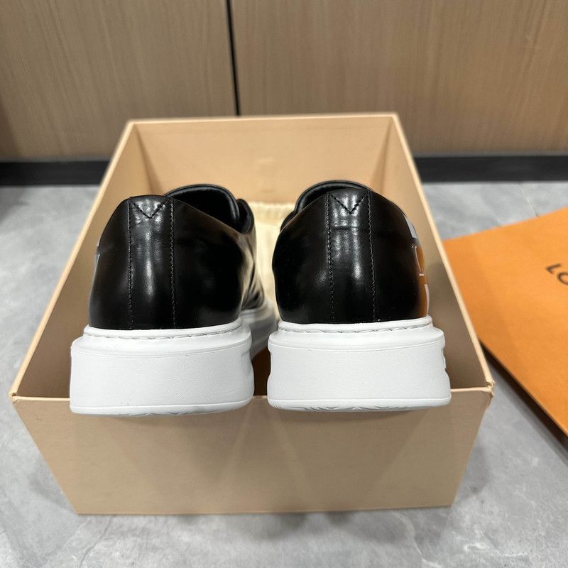 Louis Vuitton Louis Vuitton Black Low-Top Fashion Sneakers for Men 0079 Size US 9.5 / EU 42-43 - 9 Thumbnail