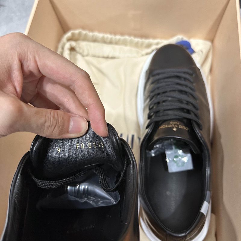 Louis Vuitton Louis Vuitton Black Low-Top Fashion Sneakers for Men 0079 Size US 9.5 / EU 42-43 - 5 Thumbnail