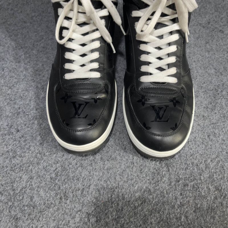 Louis Vuitton Louis Vuitton Rivoli High-Top Sneakers for Men 0079 Size US 9 / EU 42 - 6 Thumbnail