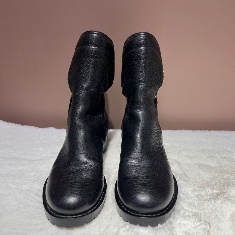 Louis Vuitton Louis Vuitton Black Leather Ankle Boots 0079 Size US 5 / EU 37 - 2 Thumbnail