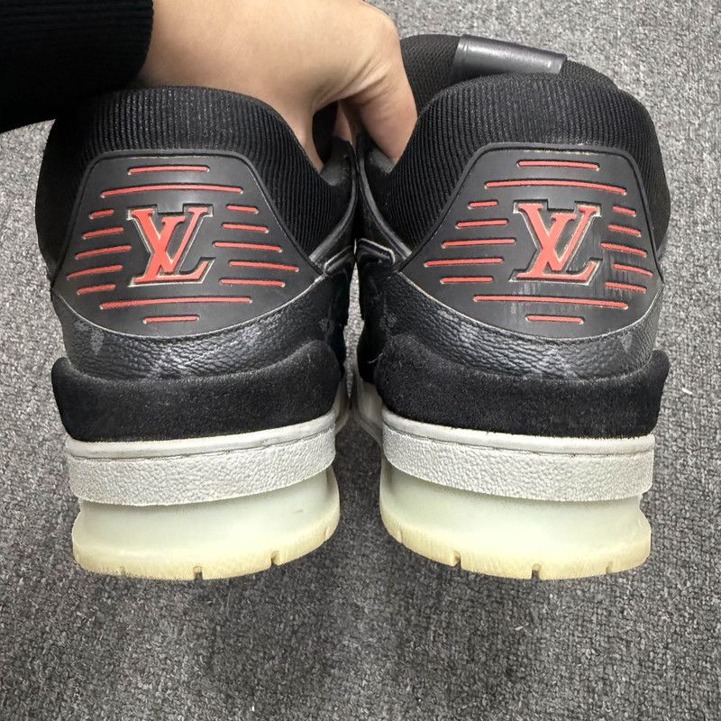 Louis Vuitton Louis Vuitton Classic Pattern Trendy Sneakers 0079 Size US 9.5 / EU 42-43 - 3 Thumbnail