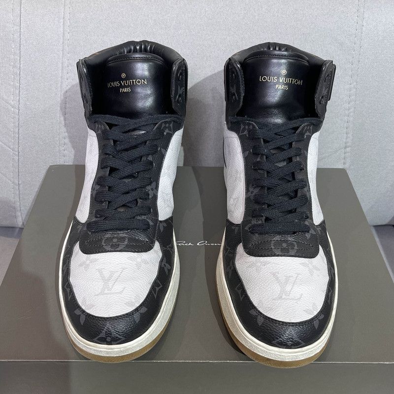Louis Vuitton Rivoli Series Black and White Sneakers 0079