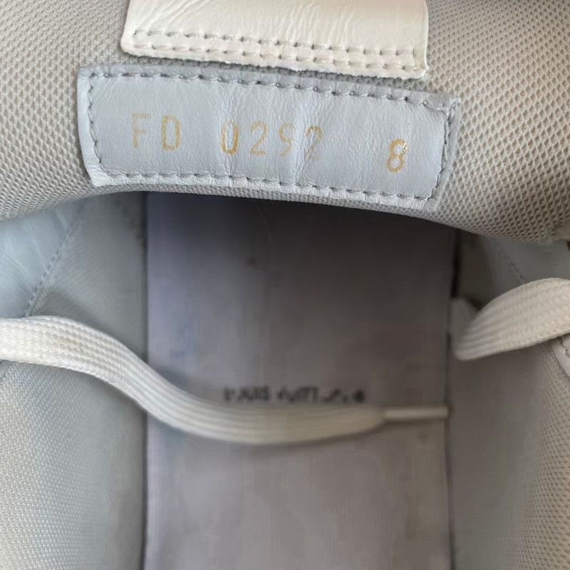 Louis Vuitton Louis Vuitton White Trainer Low-Top Sneakers 0079 Size US 8.5 / EU 41-42 - 5 Thumbnail
