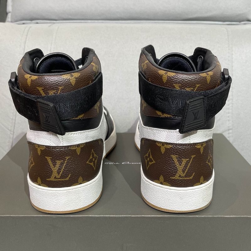 Louis Vuitton Louis Vuitton Rivoli Series Black and White Sneakers 0079 Size US 9 / EU 42 - 3 Thumbnail