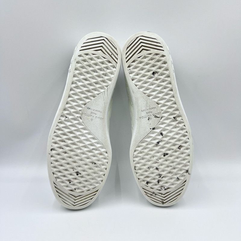Louis Vuitton Louis Vuitton Luxurious White Monogram Sneakers 0079 Size US 8 / EU 41 - 4 Thumbnail