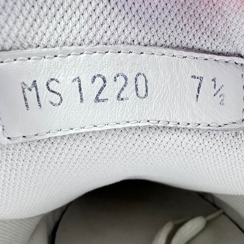 Louis Vuitton Louis Vuitton Luxurious White Monogram Sneakers 0079 Size US 8 / EU 41 - 5 Thumbnail