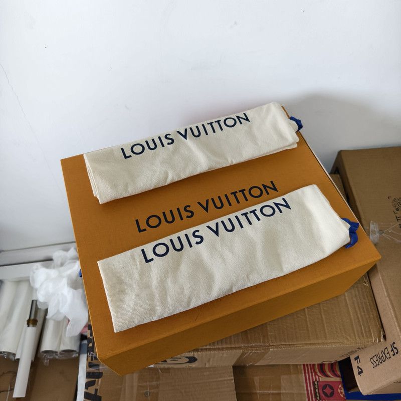 Louis Vuitton Louis Vuitton Rivoli High-Top Sneakers for Men 0079 Size US 8 / EU 41 - 6 Thumbnail