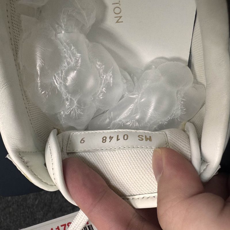 Louis Vuitton Louis Vuitton Rivoli Low Top Sneakers in White 0079 Size US 9.5 / EU 42-43 - 5 Thumbnail