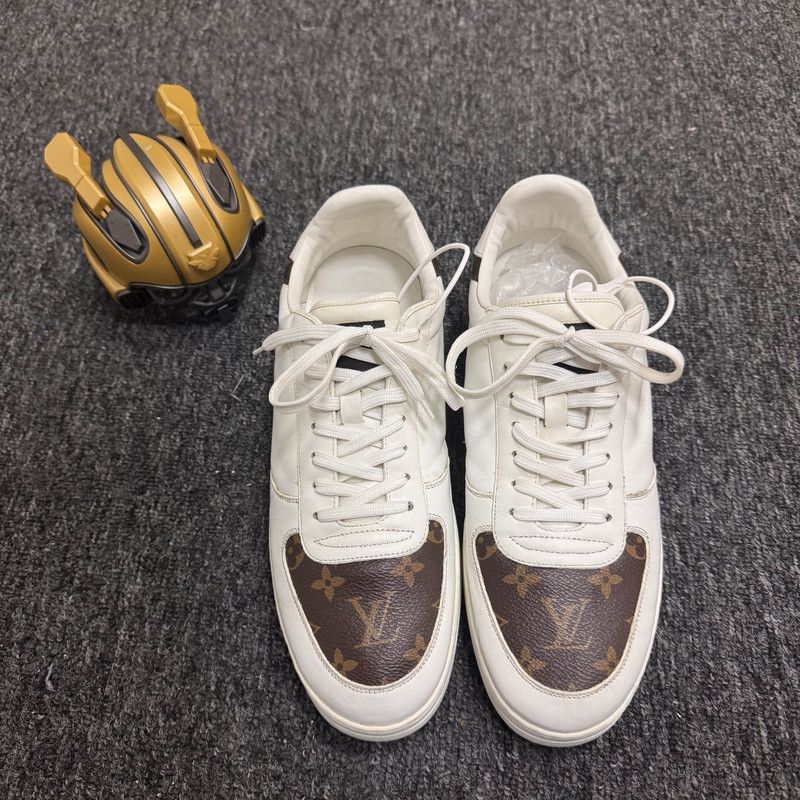 Louis Vuitton Louis Vuitton Rivoli Low Top Sneakers in White 0079 Size US 9.5 / EU 42-43 - 2 Thumbnail