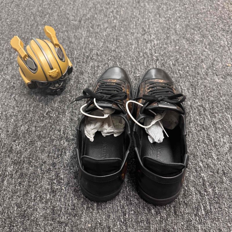 Louis Vuitton Louis Vuitton Casual Fashion Sneakers in Black Brown 0079 Size US 9.5 / EU 42-43 - 3 Thumbnail