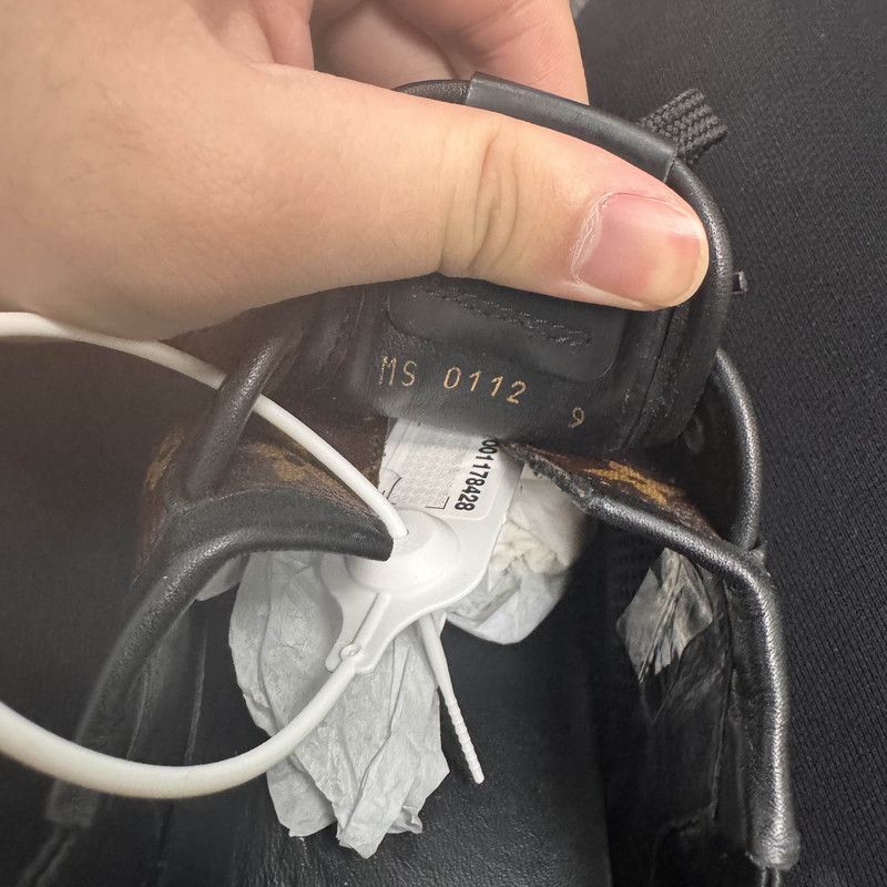 Louis Vuitton Louis Vuitton Casual Fashion Sneakers in Black Brown 0079 Size US 9.5 / EU 42-43 - 5 Thumbnail