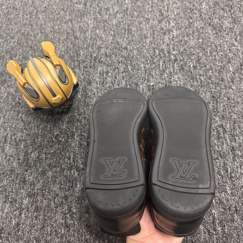 Louis Vuitton Louis Vuitton Casual Fashion Sneakers in Black Brown 0079 Size US 9.5 / EU 42-43 - 4 Thumbnail