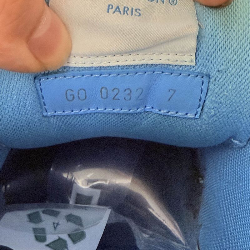 Louis Vuitton Louis Vuitton Blue and White Trainer Sneakers 0079 Size US 8 / EU 41 - 5 Thumbnail