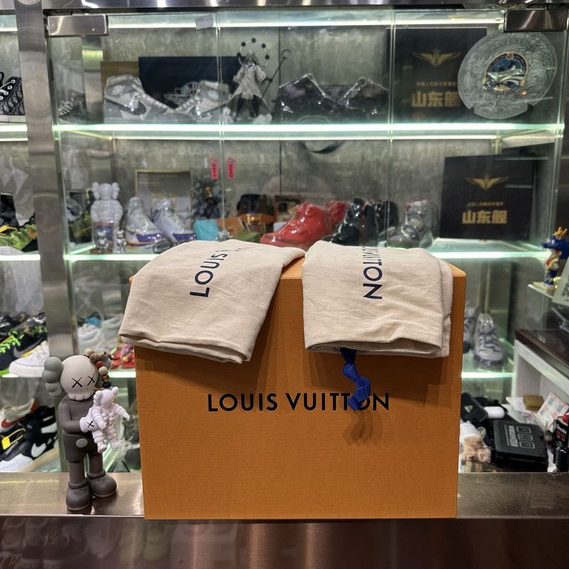Louis Vuitton Louis Vuitton White Cement Fashion Sneakers for All 0079 Size US 8 / EU 41 - 6 Thumbnail