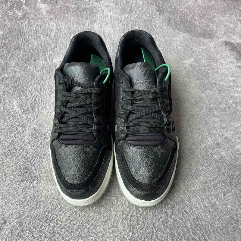 Louis Vuitton Louis Vuitton Black Low-top Fashion Sneakers 0079 Size US 7 / EU 40 - 2 Thumbnail