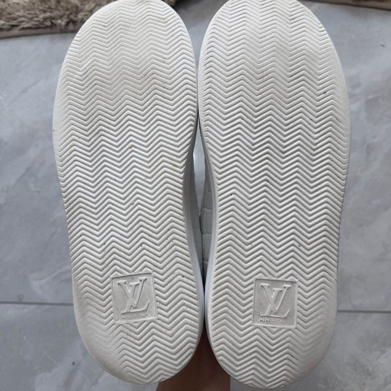Louis Vuitton Louis Vuitton White Fashion Sneakers for Men 0079 Size US 8 / EU 41 - 4 Thumbnail