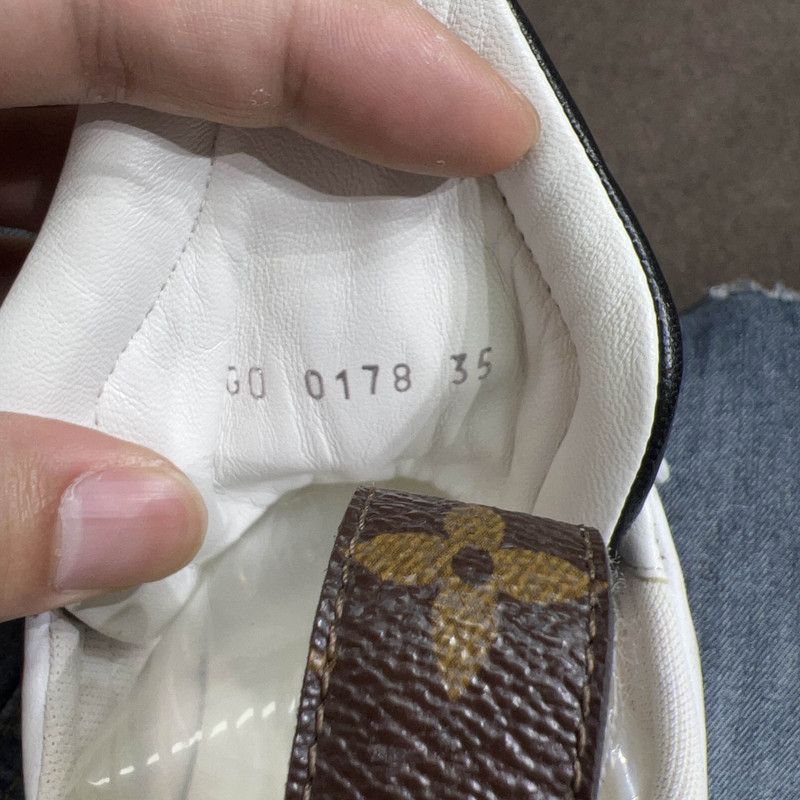Louis Vuitton Louis Vuitton Stylish Low-Top Sneakers in White 0079 Size US 5 / EU 37 - 5 Thumbnail