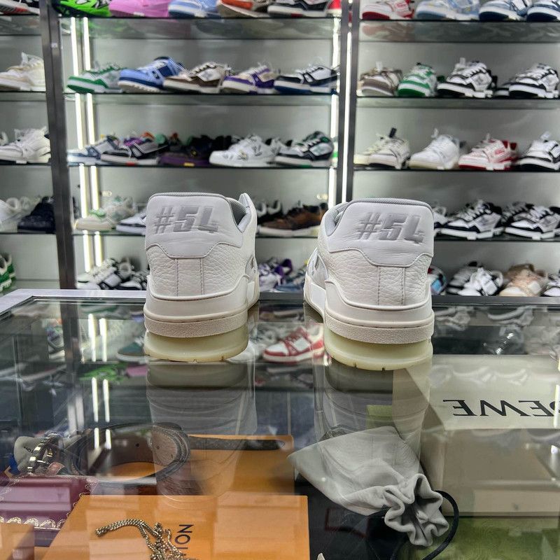 Louis Vuitton Louis Vuitton White Trainer Low-Top Fashion Sneakers 0079 Size US 9.5 / EU 42-43 - 3 Thumbnail