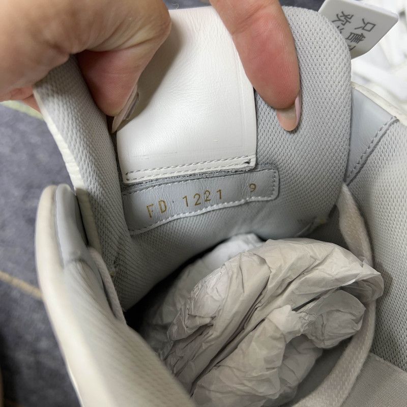 Louis Vuitton Louis Vuitton White Trainer Low-Top Fashion Sneakers 0079 Size US 9.5 / EU 42-43 - 5 Thumbnail