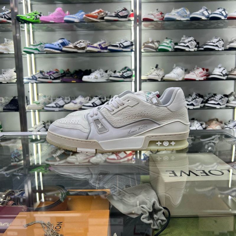 Louis Vuitton Louis Vuitton White Trainer Low-Top Fashion Sneakers 0079 Size US 9.5 / EU 42-43 - 6 Thumbnail
