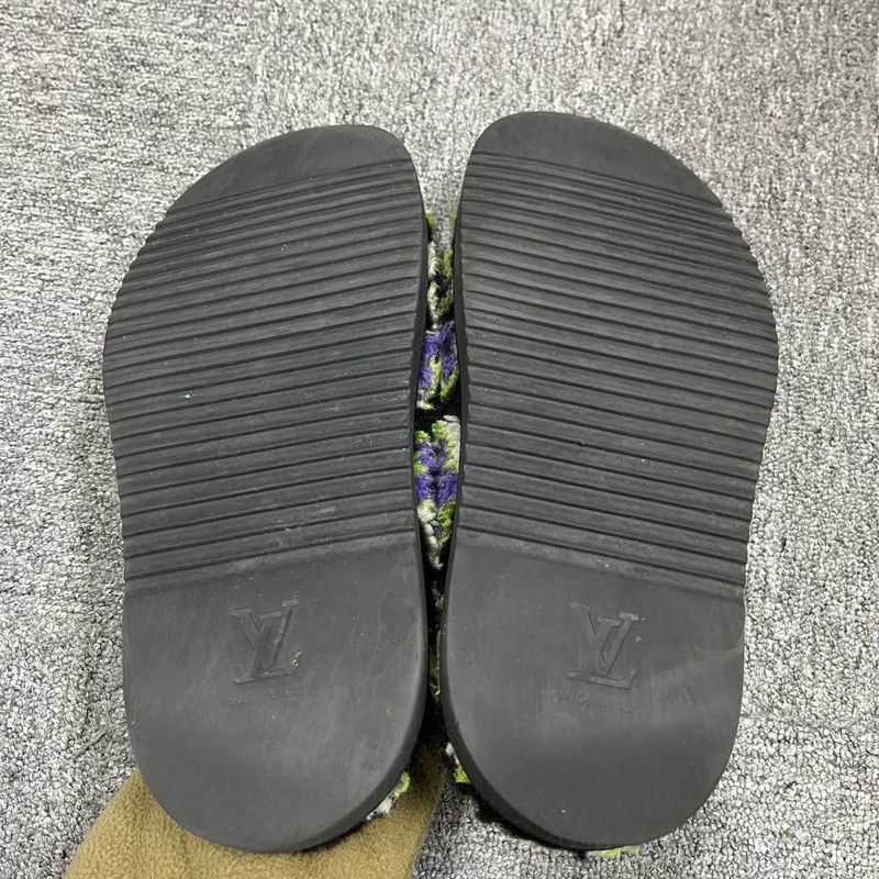 Louis Vuitton Louis Vuitton Easy Comfortable Rubber Slippers for Men 0079 Size US 8 / EU 41 - 4 Thumbnail