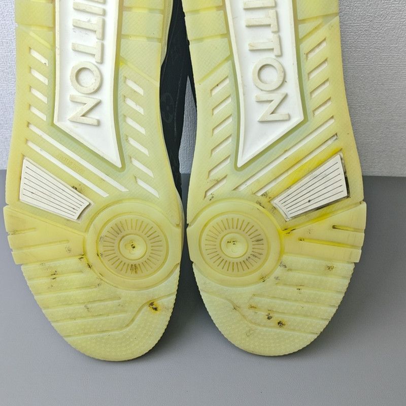 Louis Vuitton Louis Vuitton Stylish Low-Top Trainers for Men 0079 Size US 8.5 / EU 41-42 - 9 Thumbnail