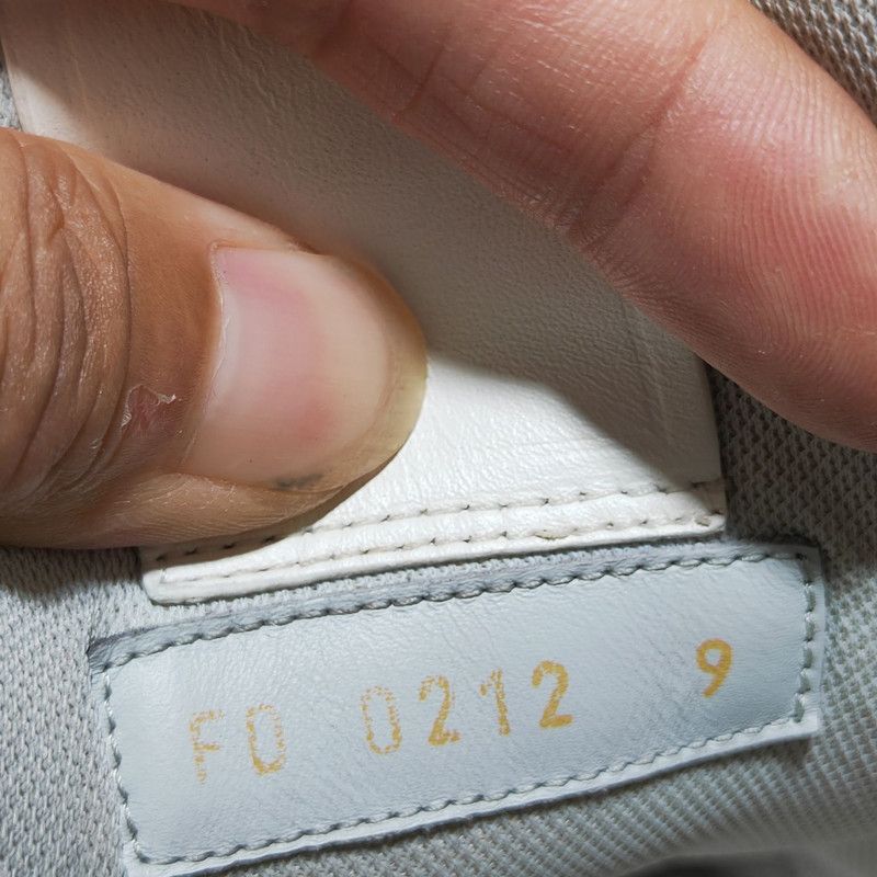 Louis Vuitton Louis Vuitton Trainer White Low-Top Sneakers 0079 Size US 9.5 / EU 42-43 - 5 Thumbnail