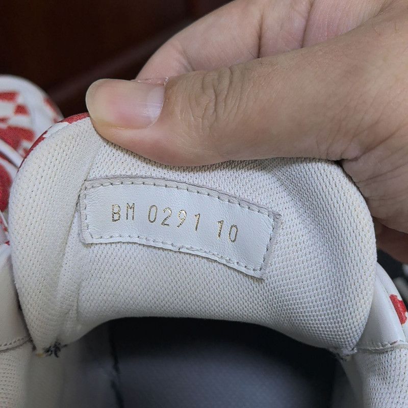 Louis Vuitton Nigo x Louis Vuitton Stylish Low-Top Sneakers 0079 Size US 10.5 / EU 43-44 - 5 Thumbnail