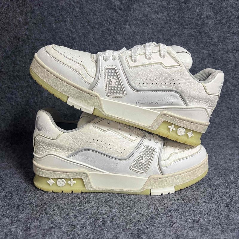 Louis Vuitton Louis Vuitton Trainer Low-Top Sneakers in White 0079 Size US 5.5 / EU 38 - 7 Thumbnail