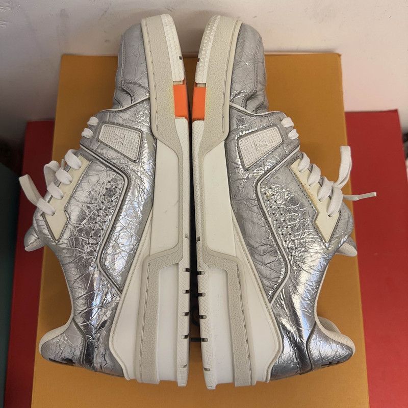 Louis Vuitton Louis Vuitton Trainer Metallic Sneakers for Men 0079 Size US 8 / EU 41 - 7 Thumbnail