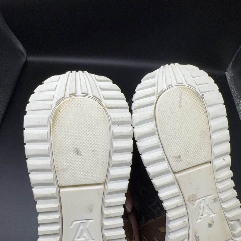 Louis Vuitton Louis Vuitton Run Away Monogram Sneakers for Men 0079 Size US 8.5 / EU 41-42 - 8 Thumbnail