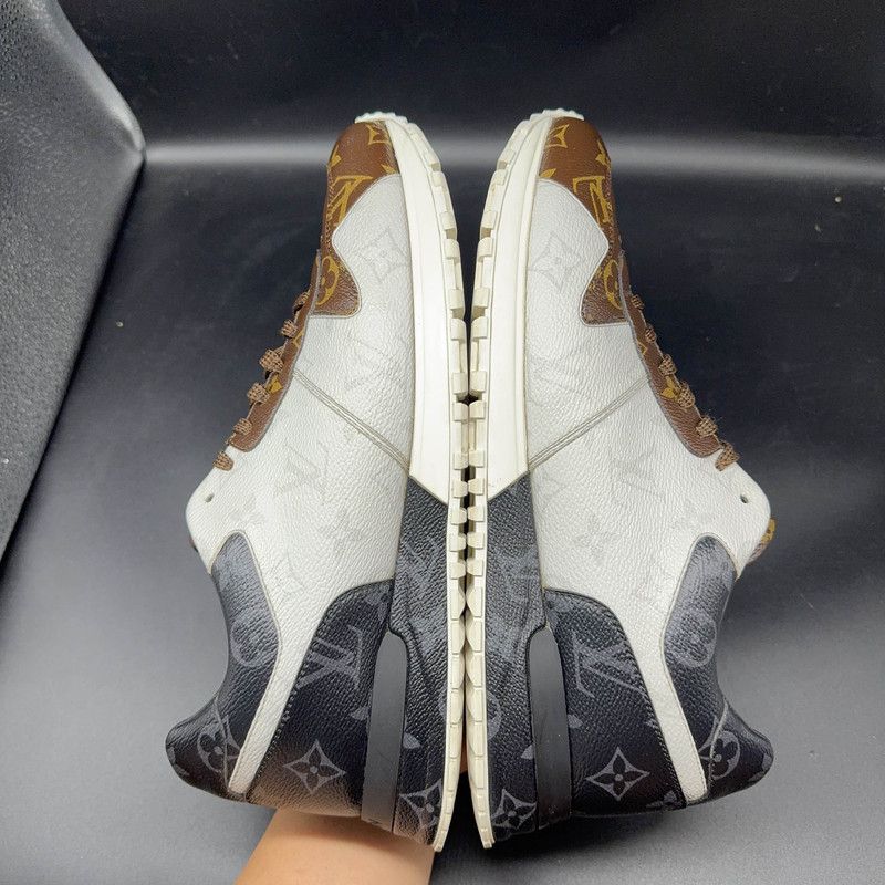 Louis Vuitton Louis Vuitton Run Away Monogram Sneakers for Men 0079 Size US 8.5 / EU 41-42 - 7 Thumbnail
