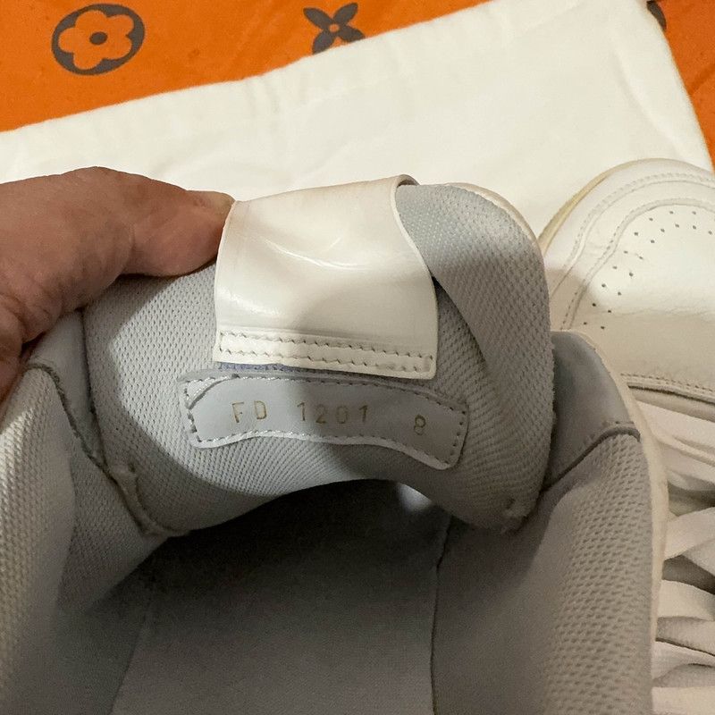Louis Vuitton Louis Vuitton White Trainer Fashion Sneakers 0079 Size US 8.5 / EU 41-42 - 5 Thumbnail