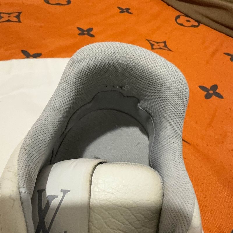 Louis Vuitton Louis Vuitton White Trainer Fashion Sneakers 0079 Size US 8.5 / EU 41-42 - 7 Thumbnail