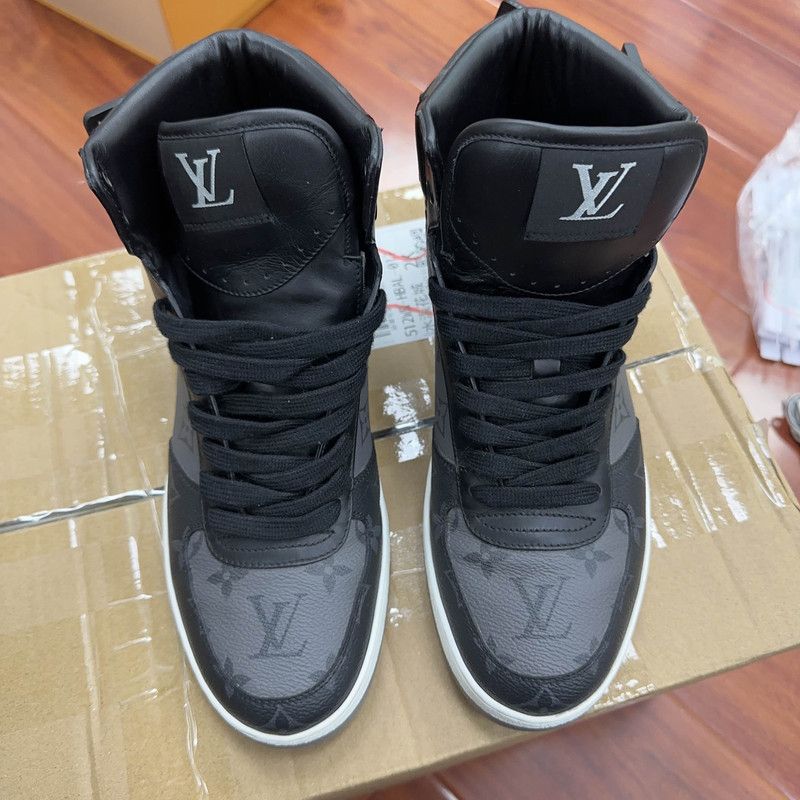 Louis Vuitton Louis Vuitton Rivoli High-Top Fashion Sneakers for Men 0079 Size US 7.5 / EU 40-41 - 2 Thumbnail