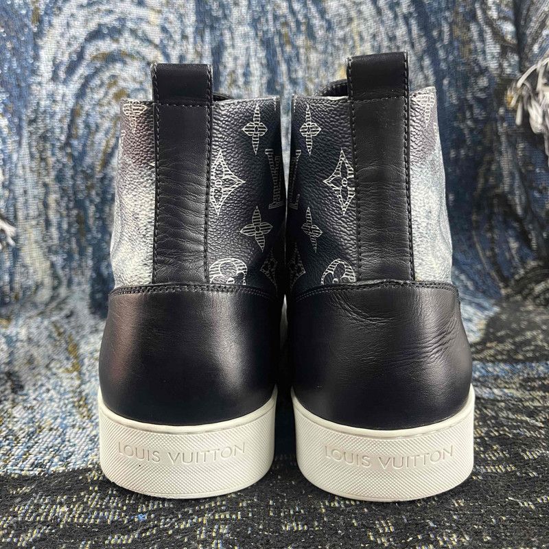 Louis Vuitton Blue High-Top Sneakers 0079