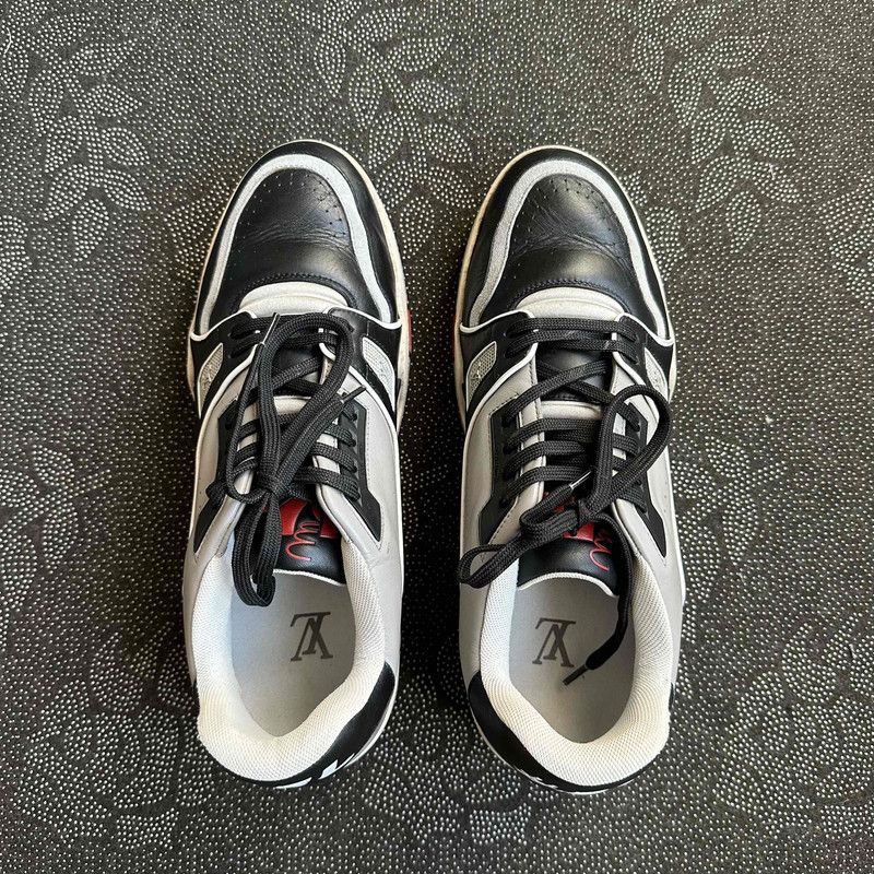 Louis Vuitton Louis Vuitton Black Grey Low Top Sneakers 0079 Size US 8 / EU 41 - 8 Thumbnail