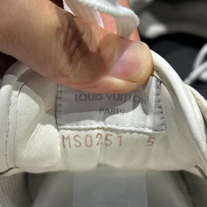 Louis Vuitton Louis Vuitton Monogram Logo Running Shoes 0079 Size US 8 / EU 41 - 5 Thumbnail