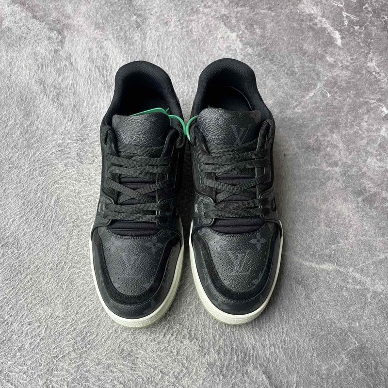 Louis Vuitton Louis Vuitton Black Trainer Low-top Fashion Sneakers 0079 Size US 7.5 / EU 40-41 - 2 Thumbnail