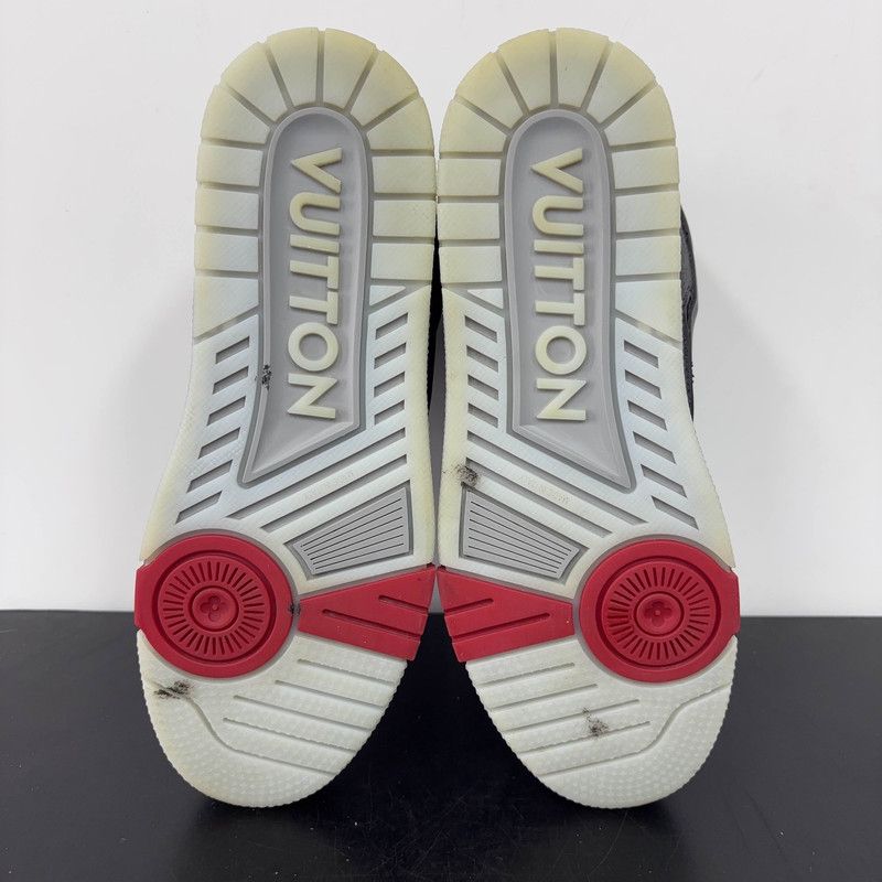Louis Vuitton Louis Vuitton Classic Pattern Trainer Sneakers for Men 0079 Size US 8.5 / EU 41-42 - 4 Thumbnail