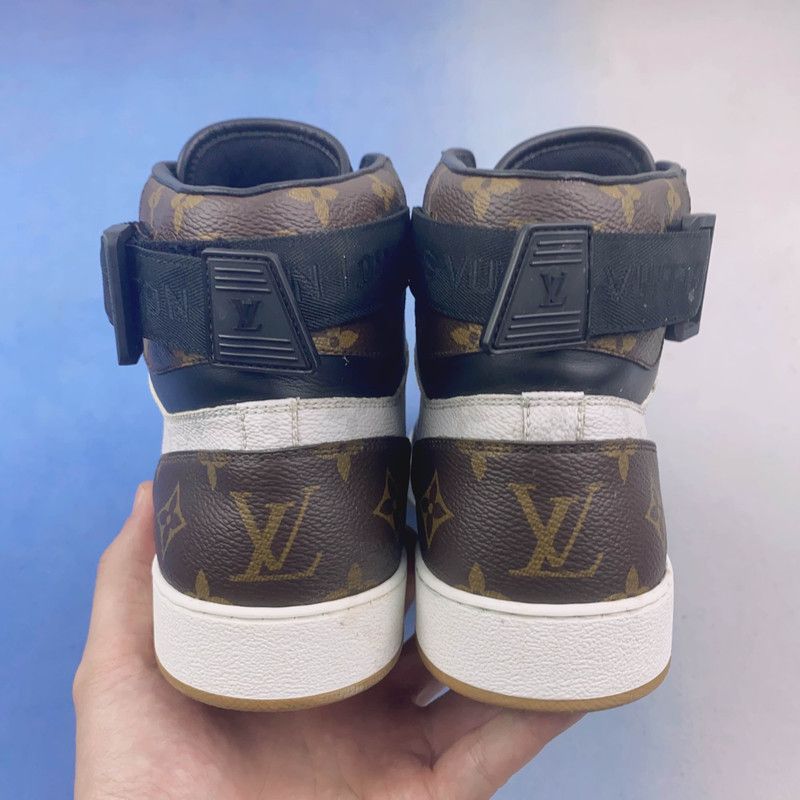 Louis Vuitton Louis Vuitton Rivoli High-Top Fashion Sneakers 0079 Size US 8 / EU 41 - 3 Thumbnail